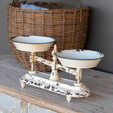 Balanza metálica decorativa