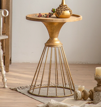 Mesa dorada madera