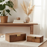 Caja madera detalle metálico