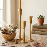 Set candelabros forjados dorados